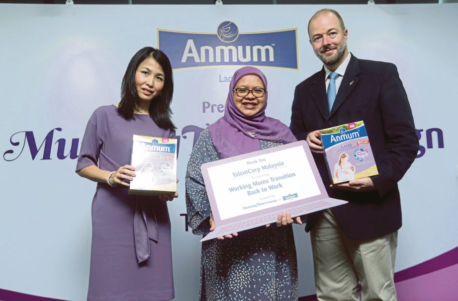 SHAREEN dan Jose pada pelancaran kempen Anmum Lacta MummyTime, di Menara Surian.