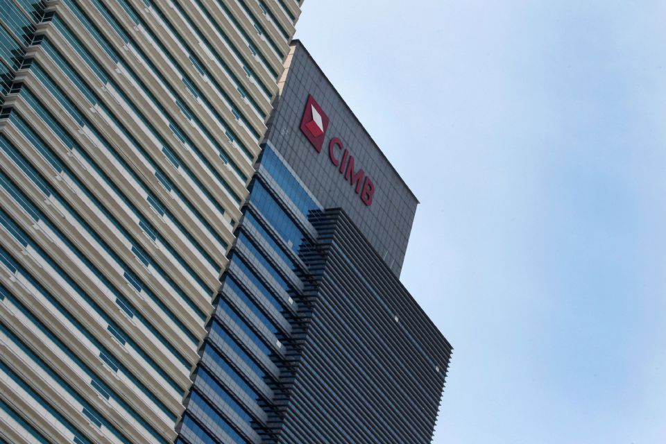 CIMB Group menggondol tiga penghargaan utama dalam anugerah LIFE AT WORK 2019 - Foto Bloomberg